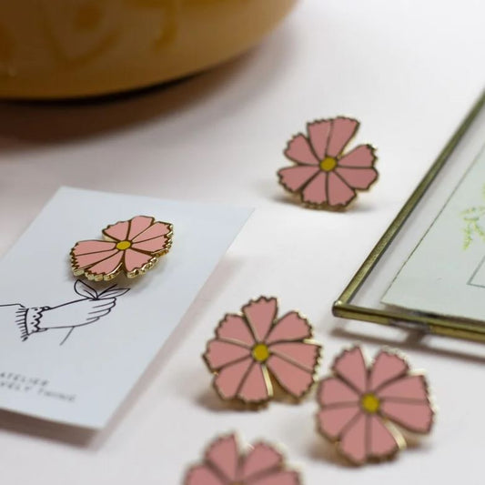 Pin's fleur Cosmos