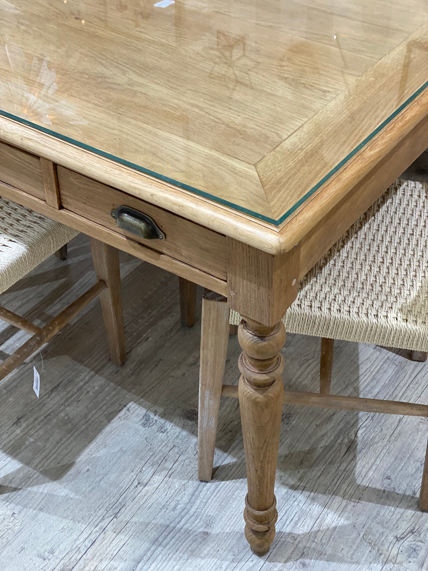Table 4/6 pers en chêne rénovée