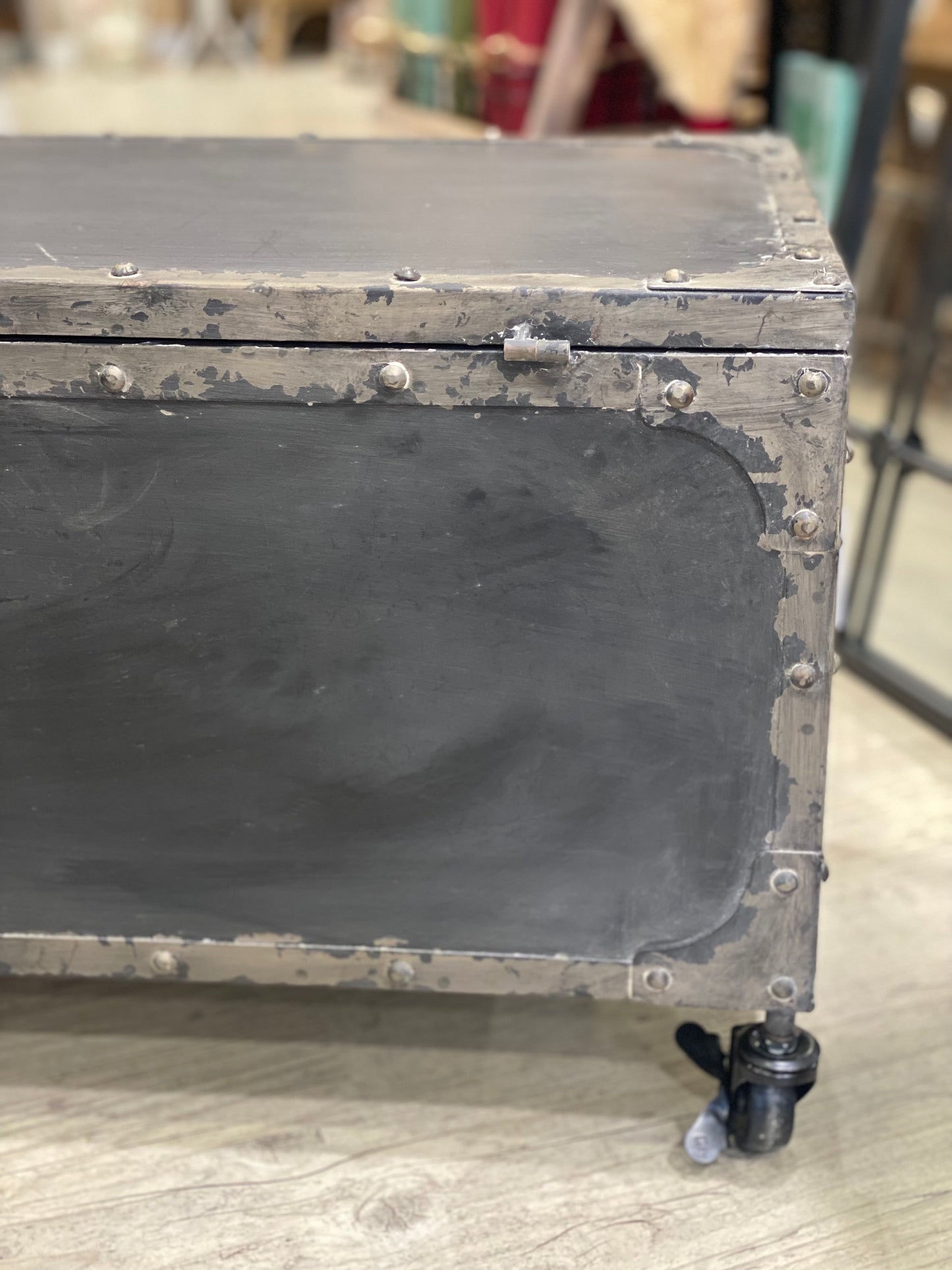 coffre sur roulettes "Factory"