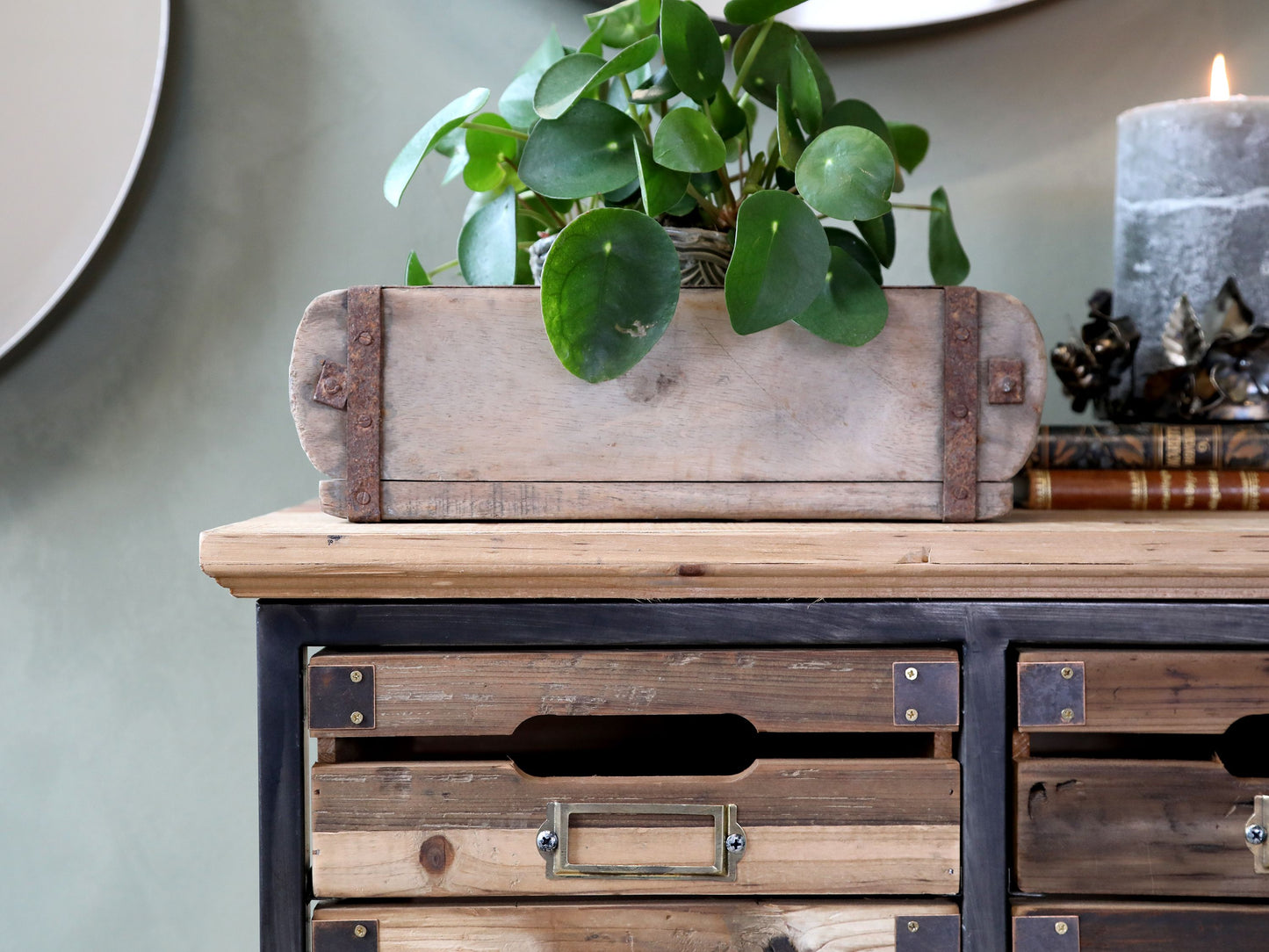 Commode avec 18 tiroirs