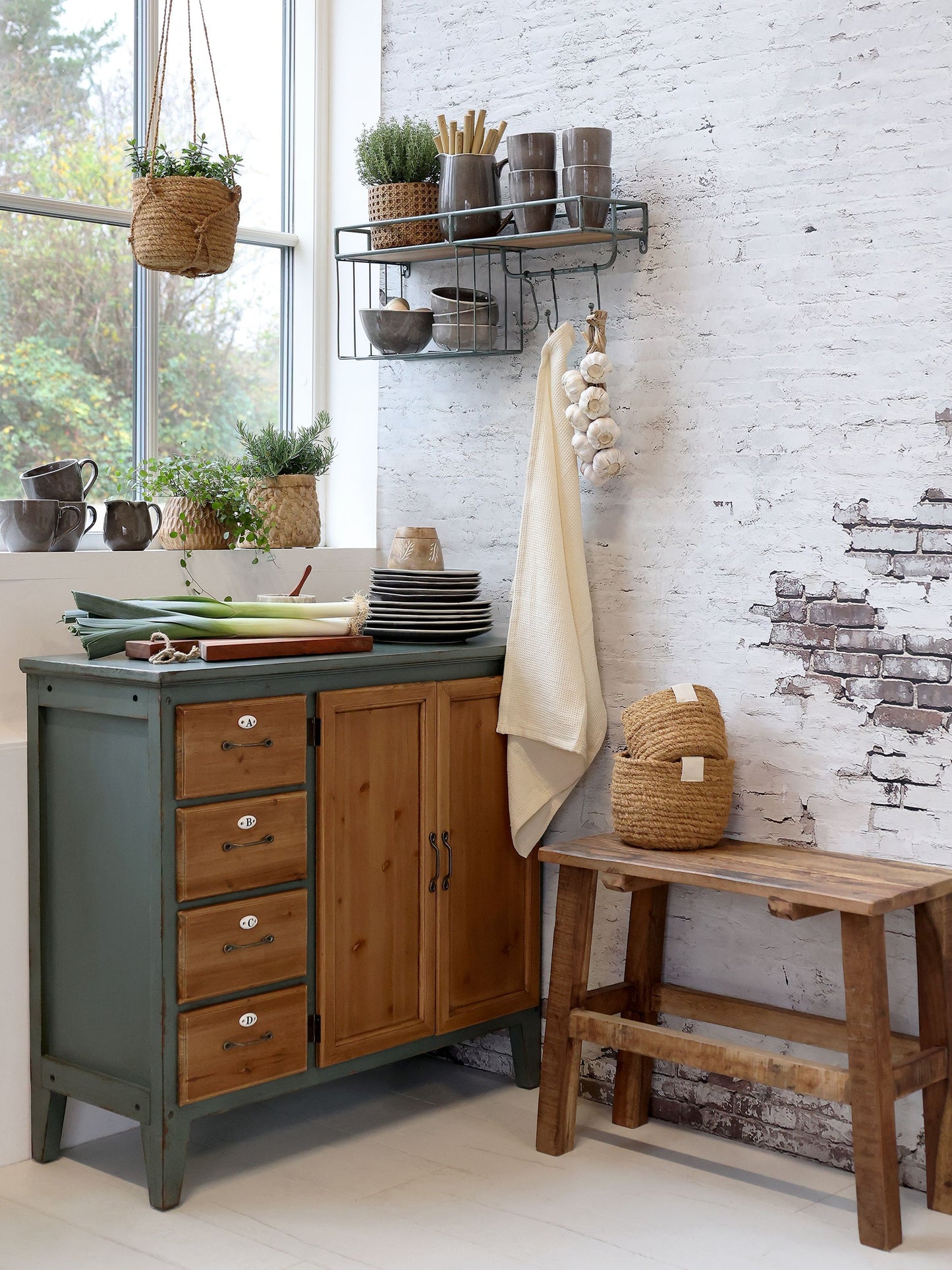 Buffet 2 portes 4 tiroirs