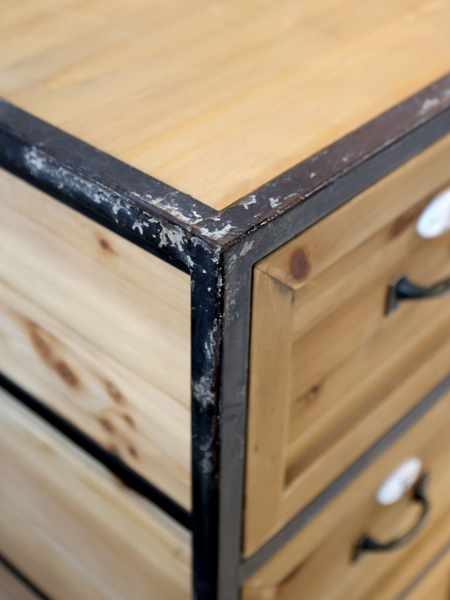 Commode avec 16 tiroirs