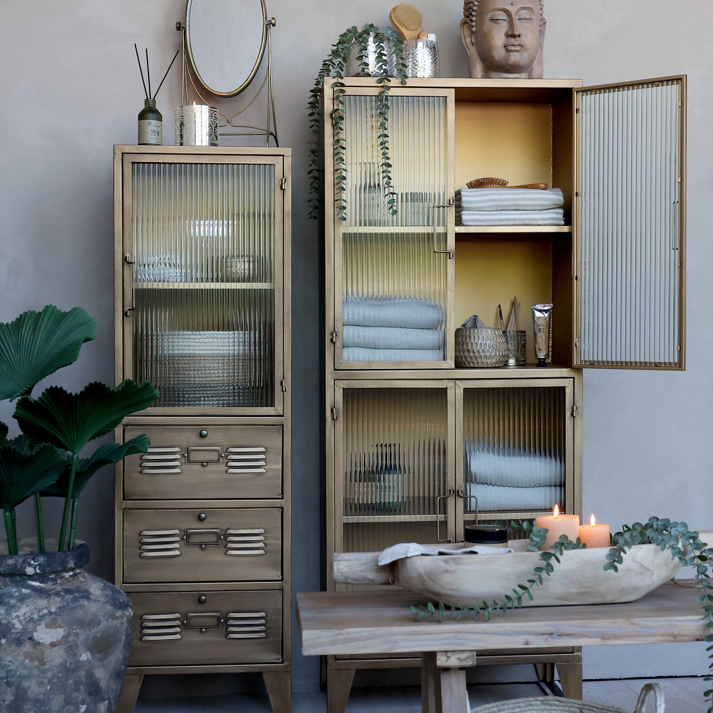 Armoire Vitrine / meuble de rangement