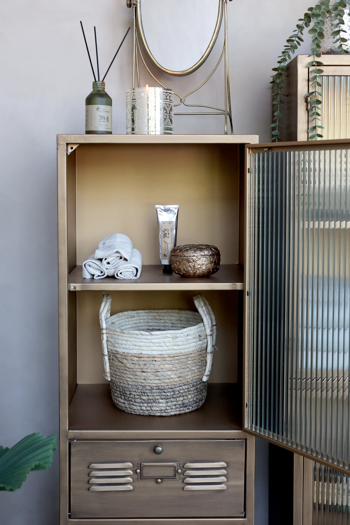 Armoire Vitrine / meuble de rangement