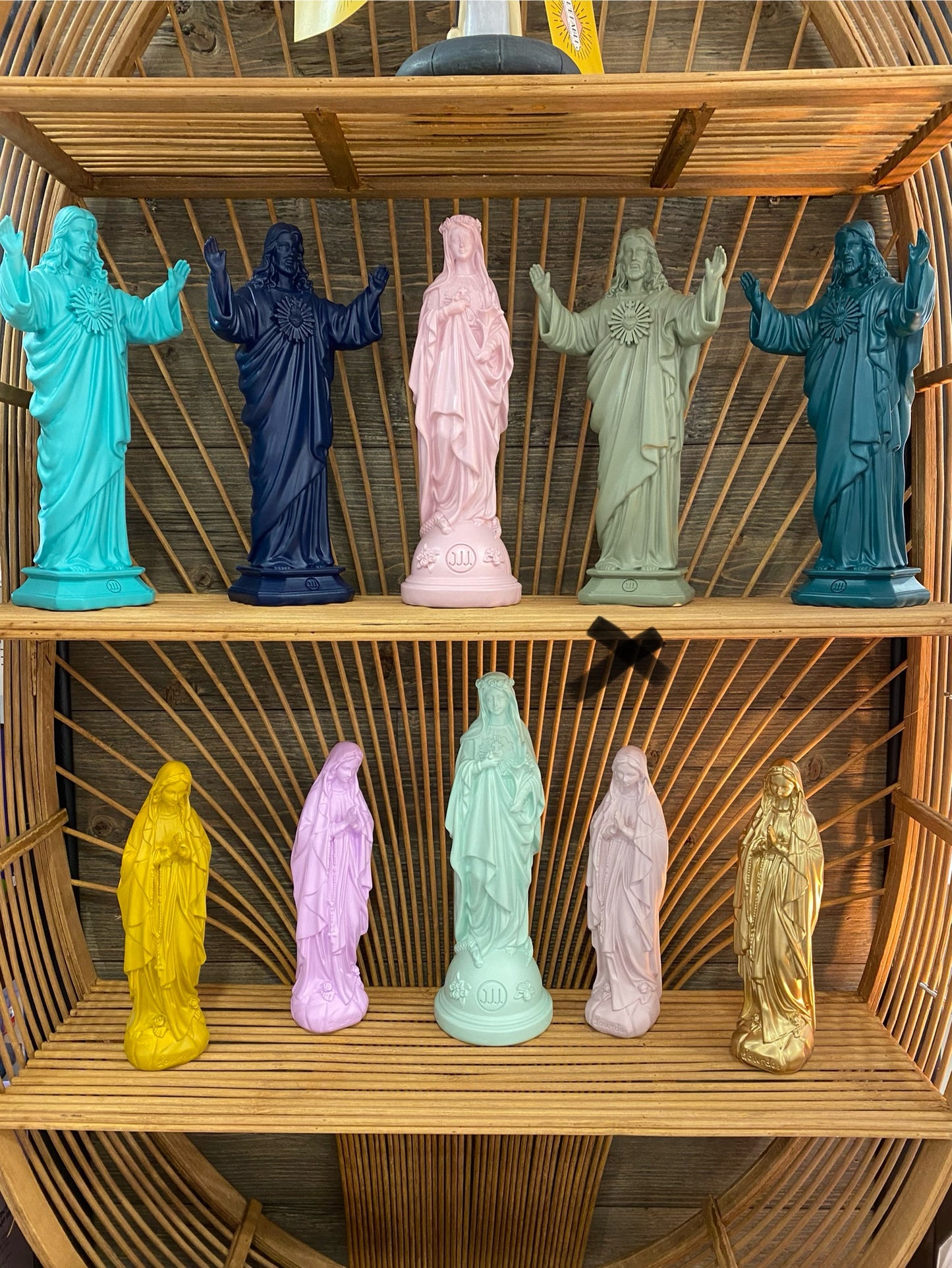 Statuette Jesus loves you - J'AI VU LA VIERGE