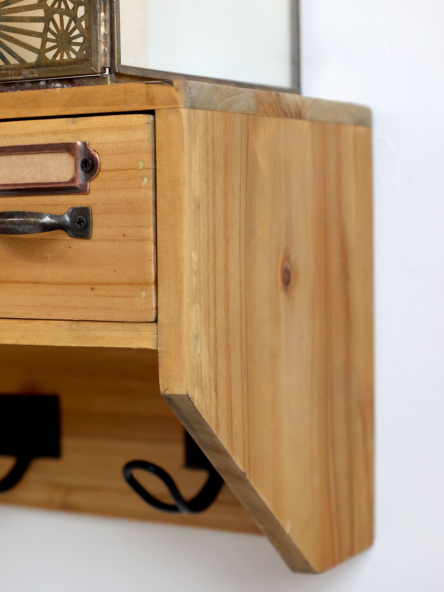Étagère avec 5 tiroirs et 5 portemanteaux