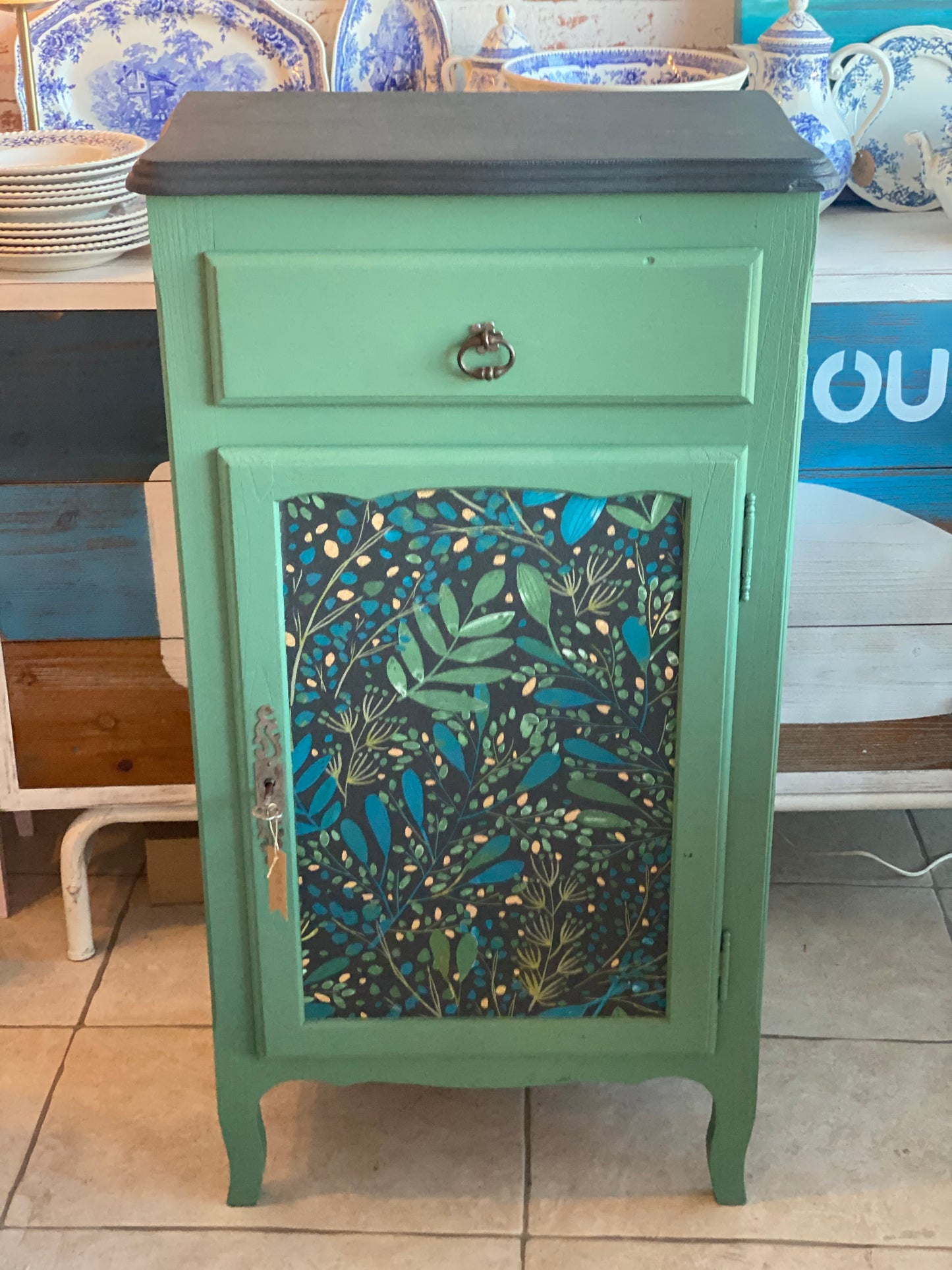 Meuble de rangement / confiturier