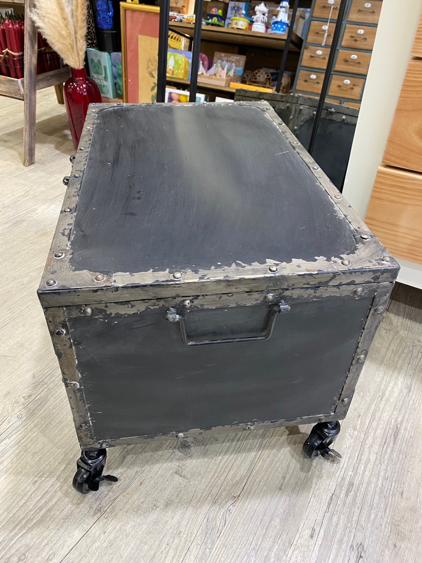 coffre sur roulettes "Factory"