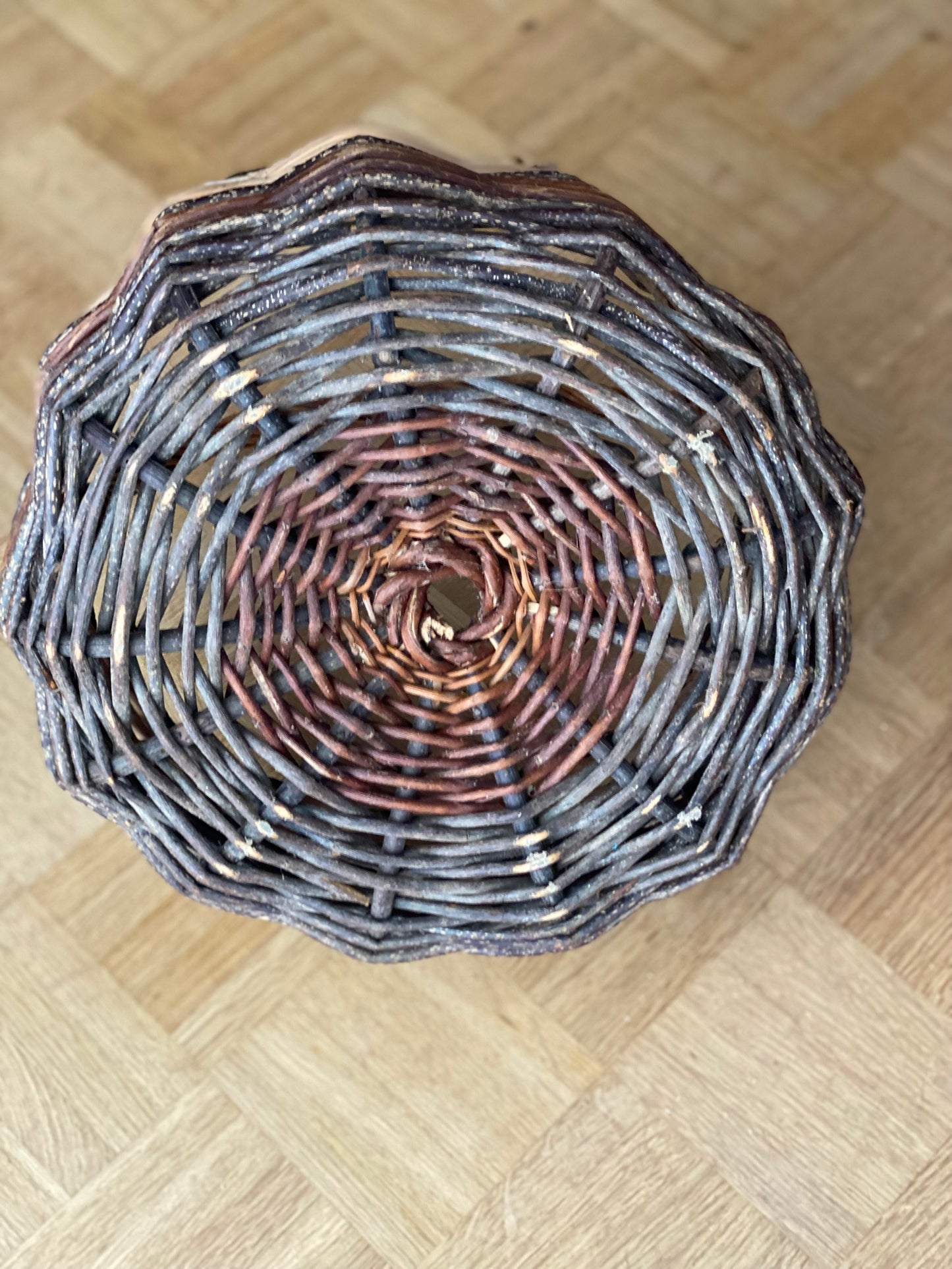 Panier tressé ancien