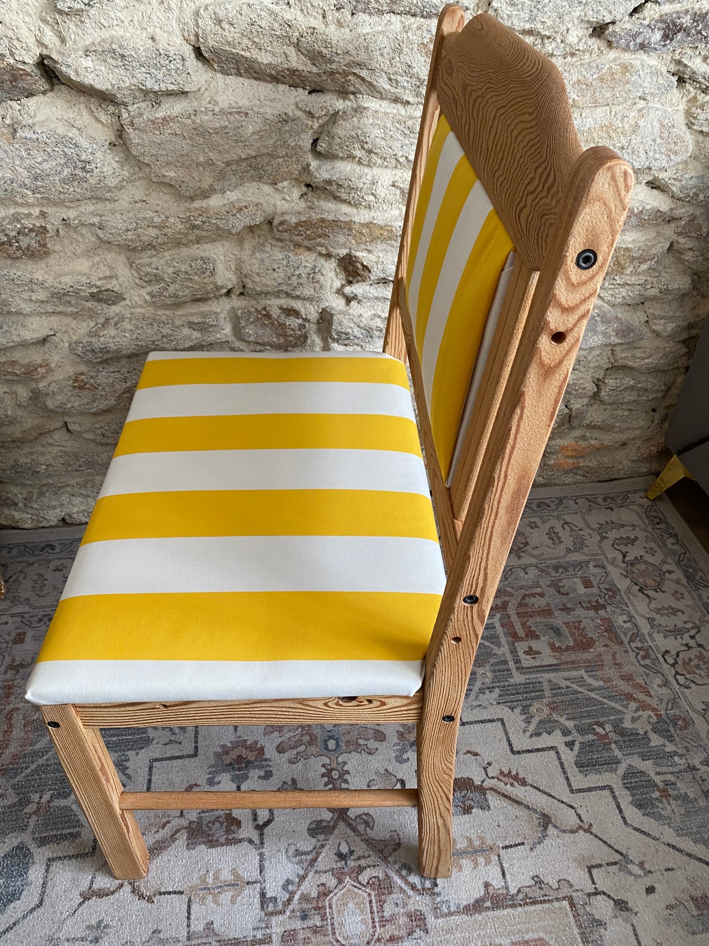 Banc en pin tissu upcyclé