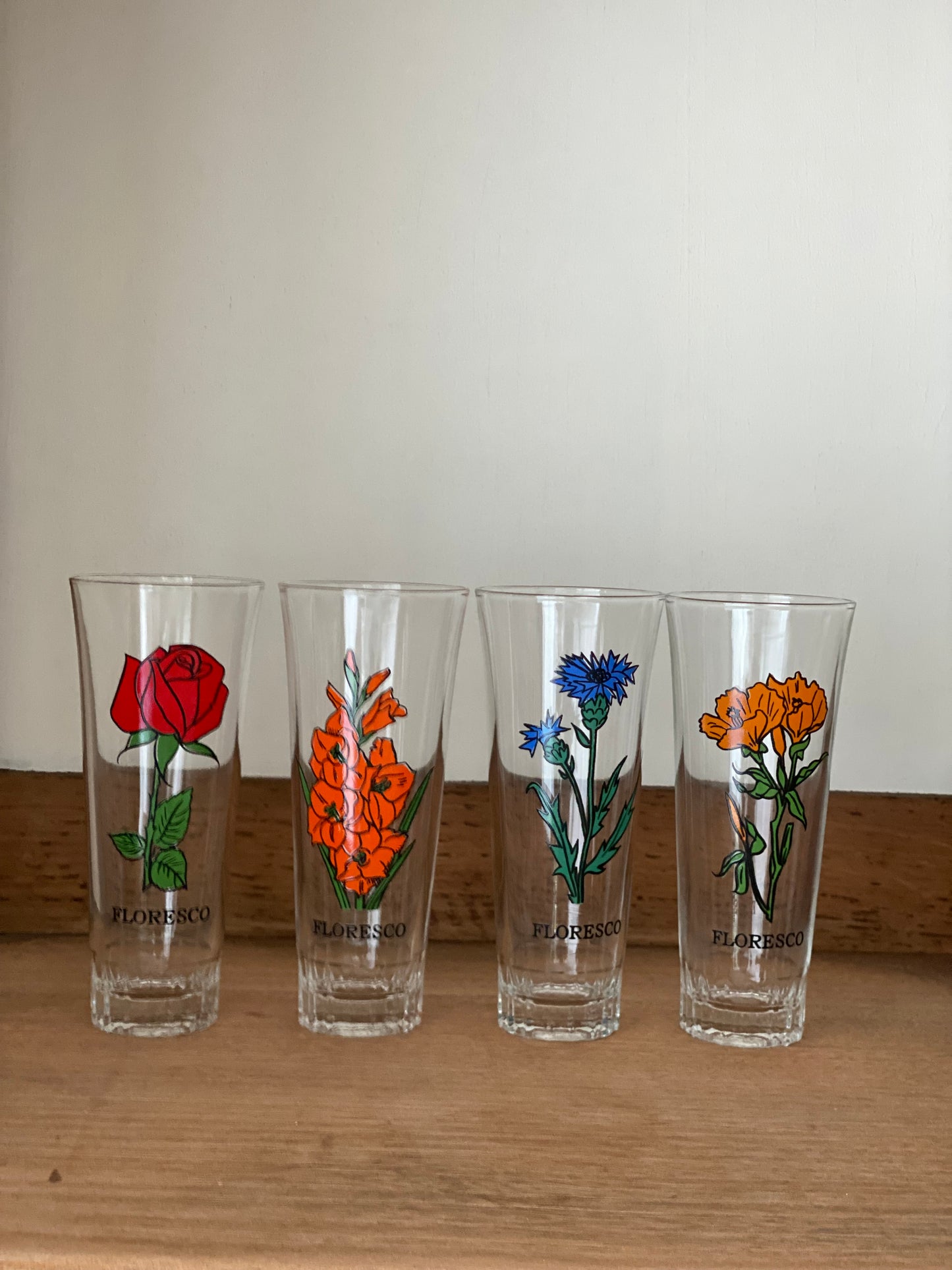 4 verres à liqueur vintage Floresco