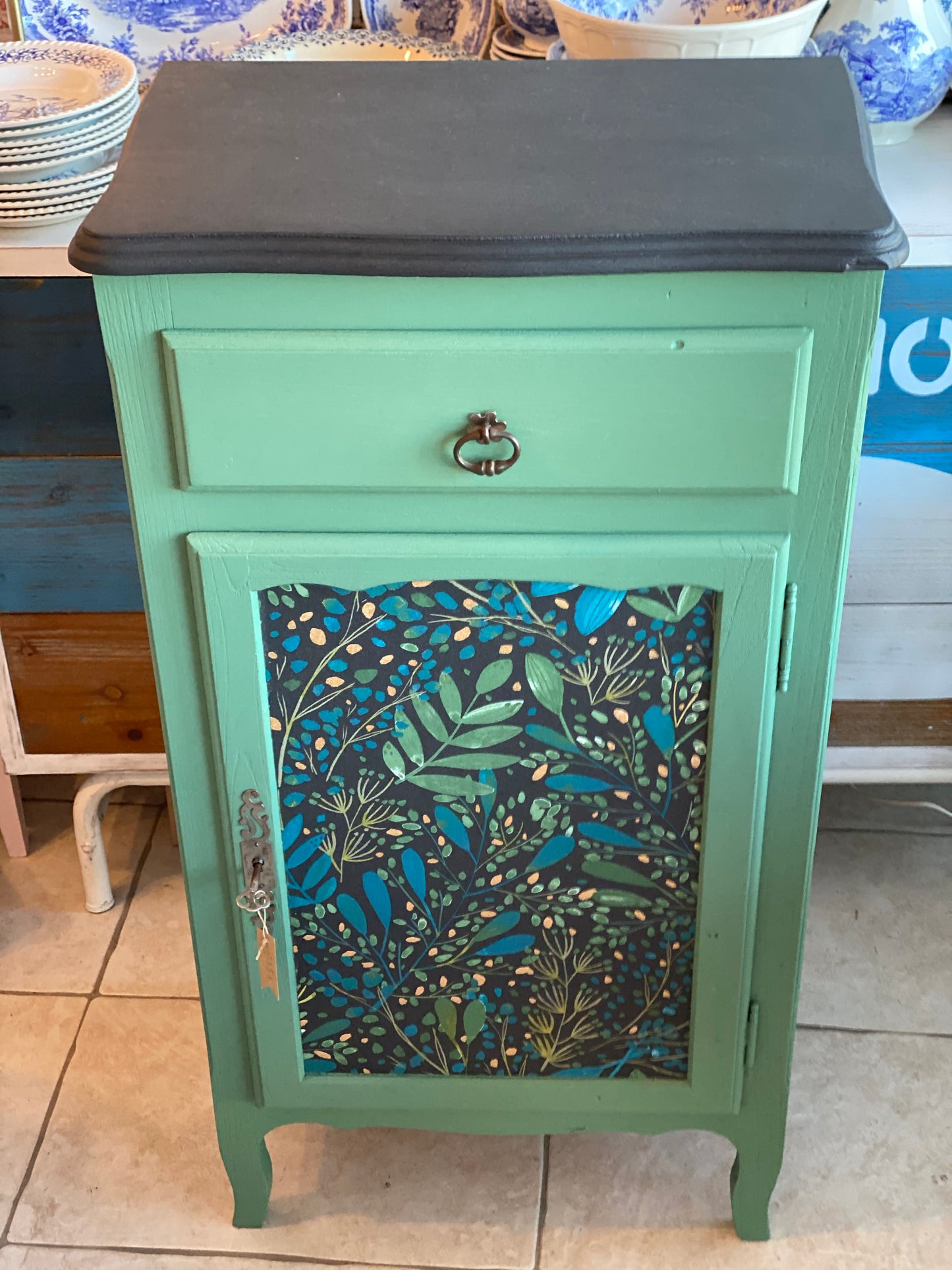 Meuble de rangement / confiturier