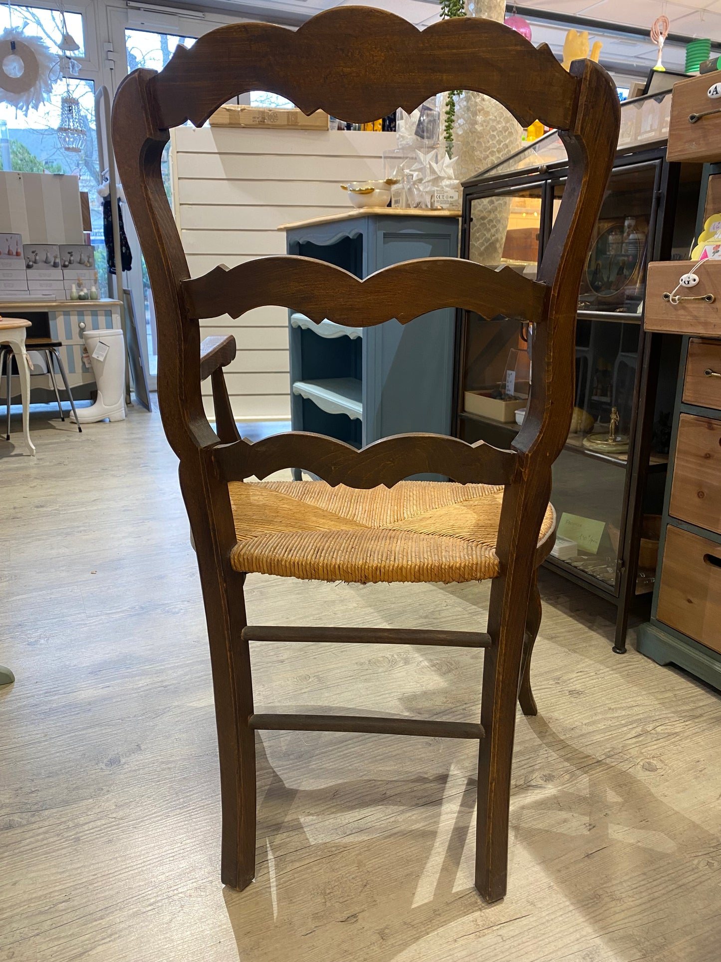 Fauteuil ancien en bois et paille