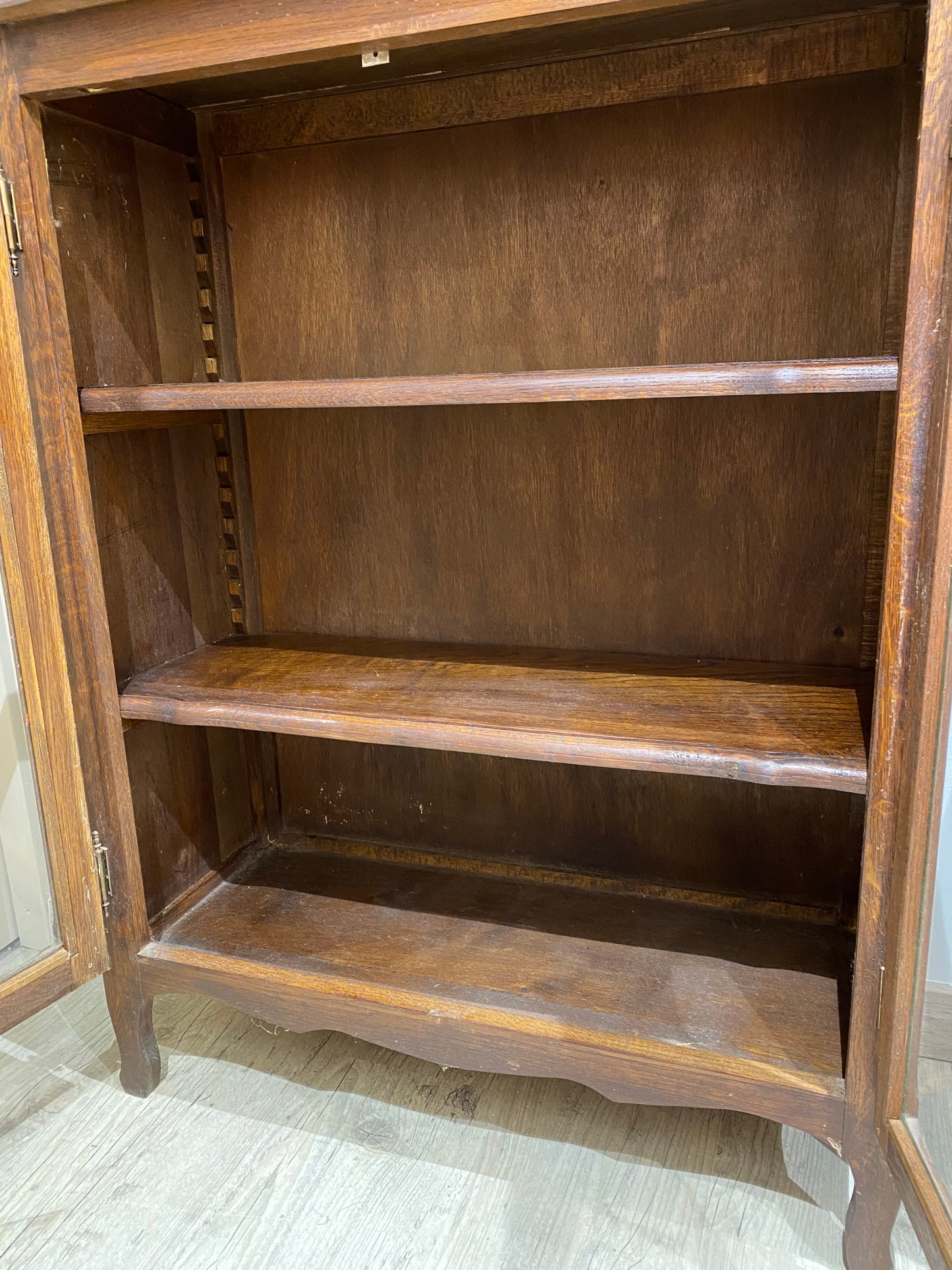 Petit buffet vitrine format bibus ancien