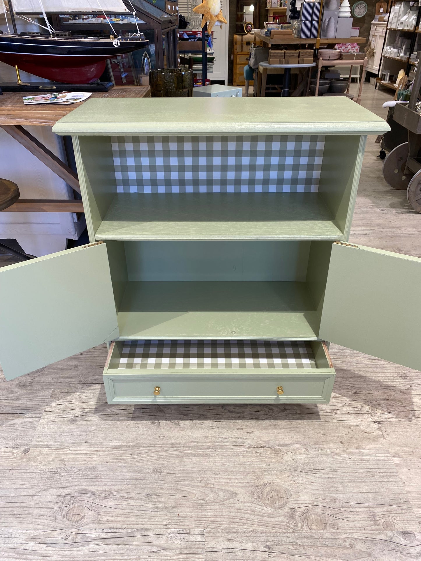 Meuble de rangement rénové