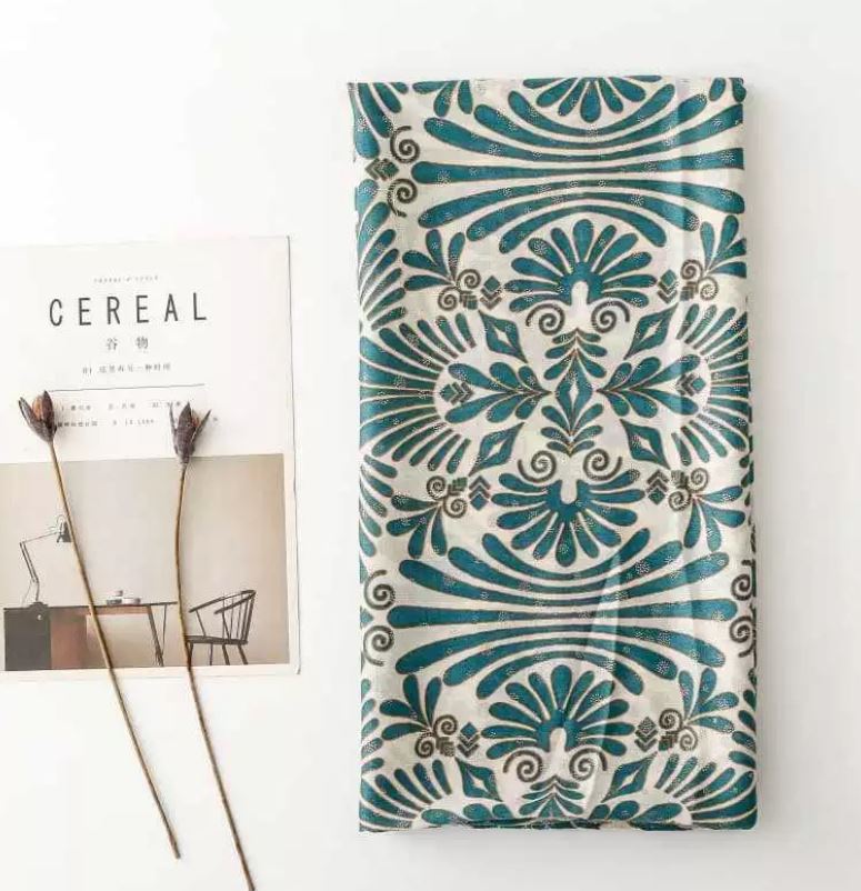 Grand foulard imprimé avec dorure