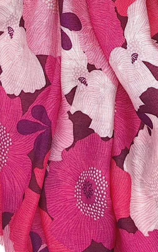 Grand foulard imprimé fleurs roses