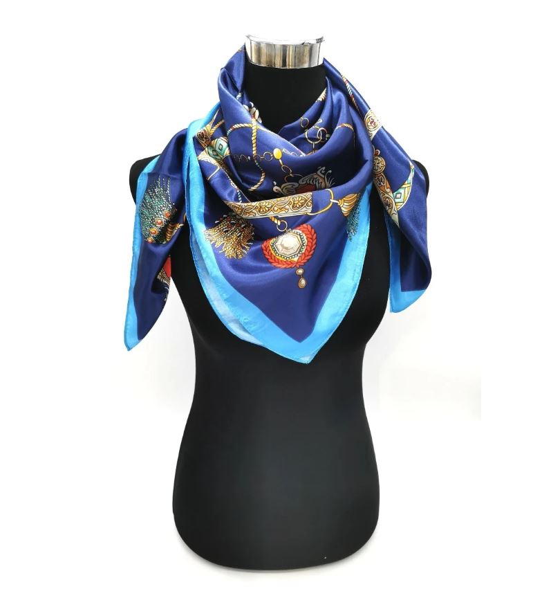 Foulard carré imprimé satiné , 90 X 90 cm