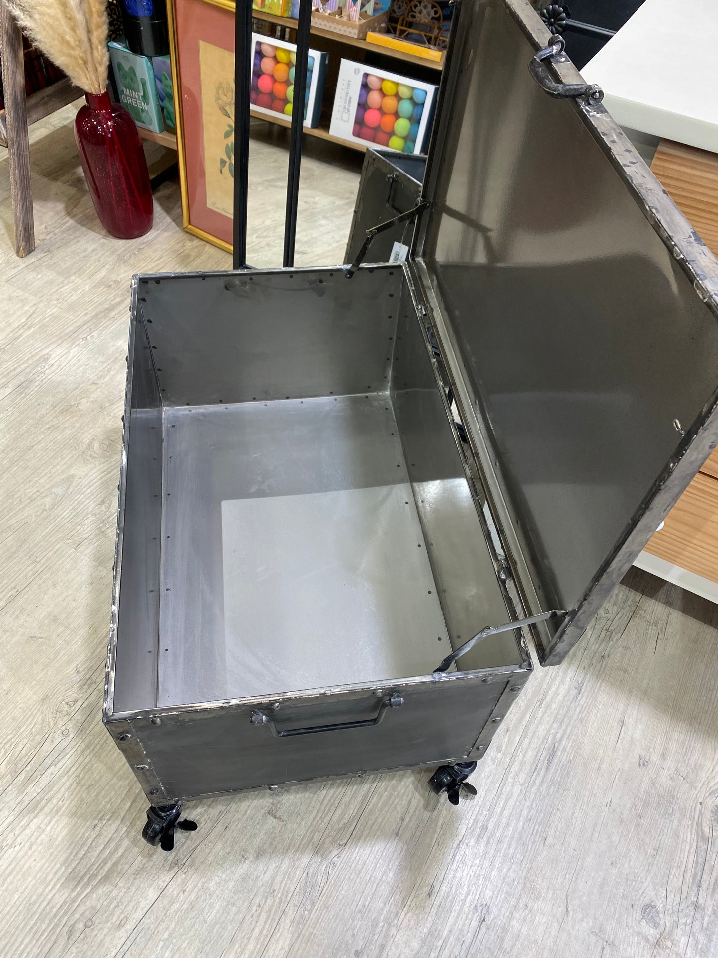 coffre sur roulettes "Factory"