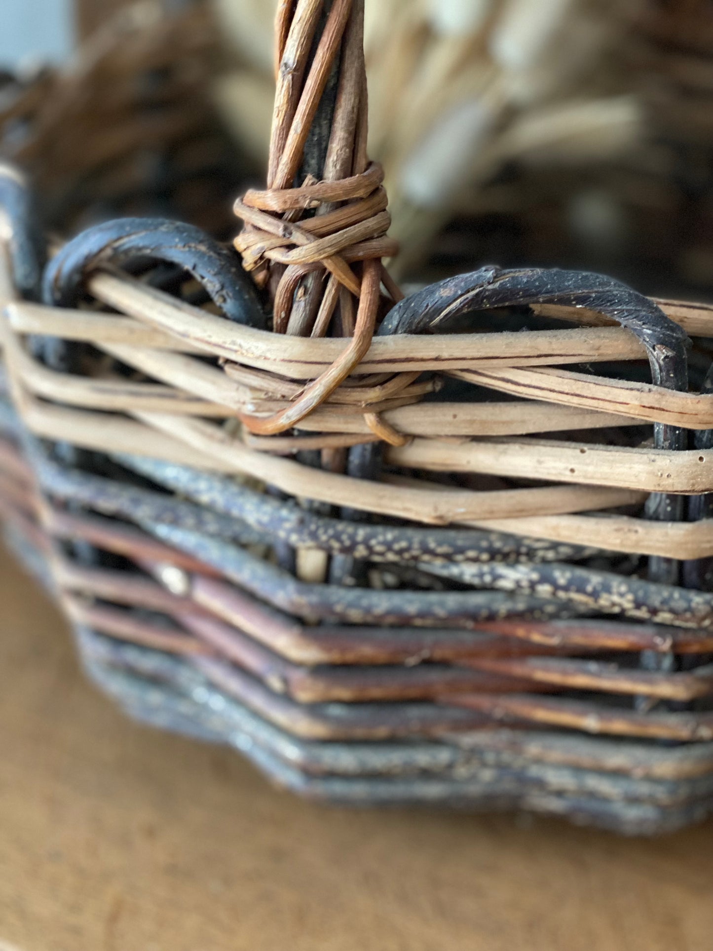 Panier tressé ancien
