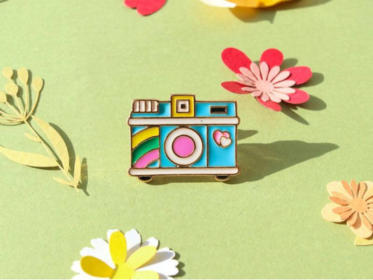 Pin's émaillé appareil photo