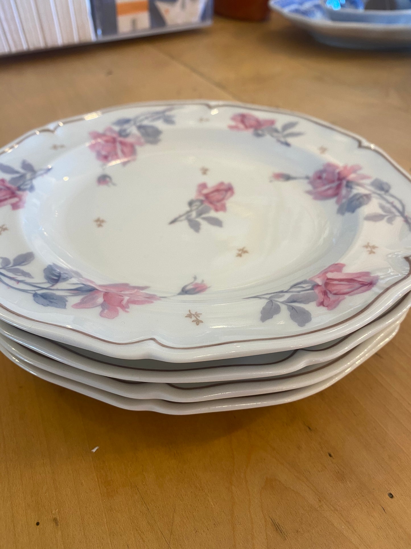 4 Assiettes fleuries vintage Limoges