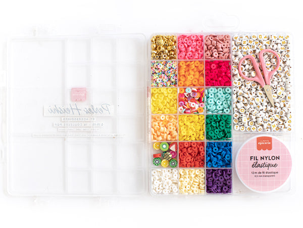 Maxi boite 16 couleurs de perles heishi POP et accessoires + perles lettres, ciseaux et fil élastique