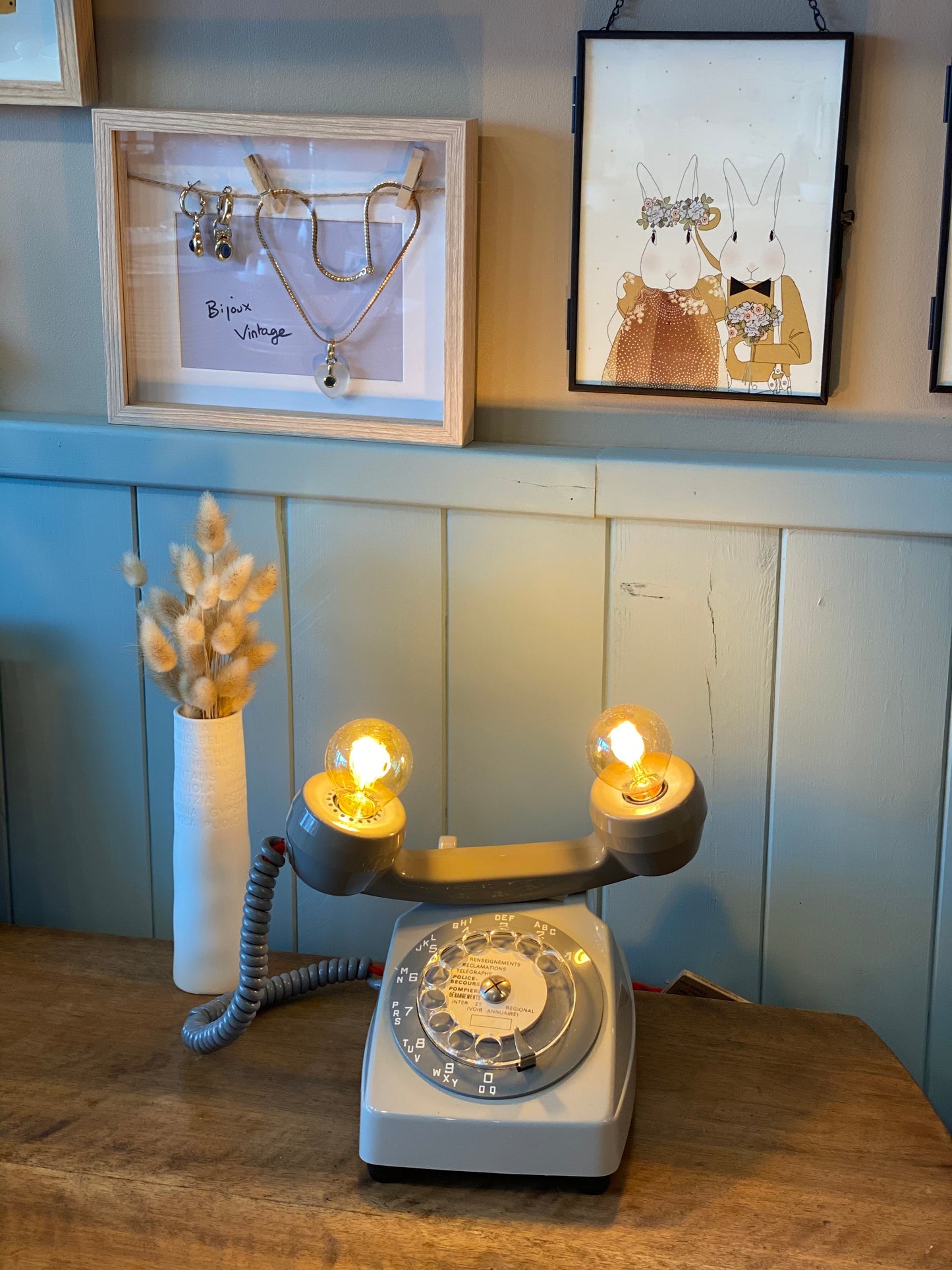 Lampe à poser upcyclée "Téléphone à cadran" gris