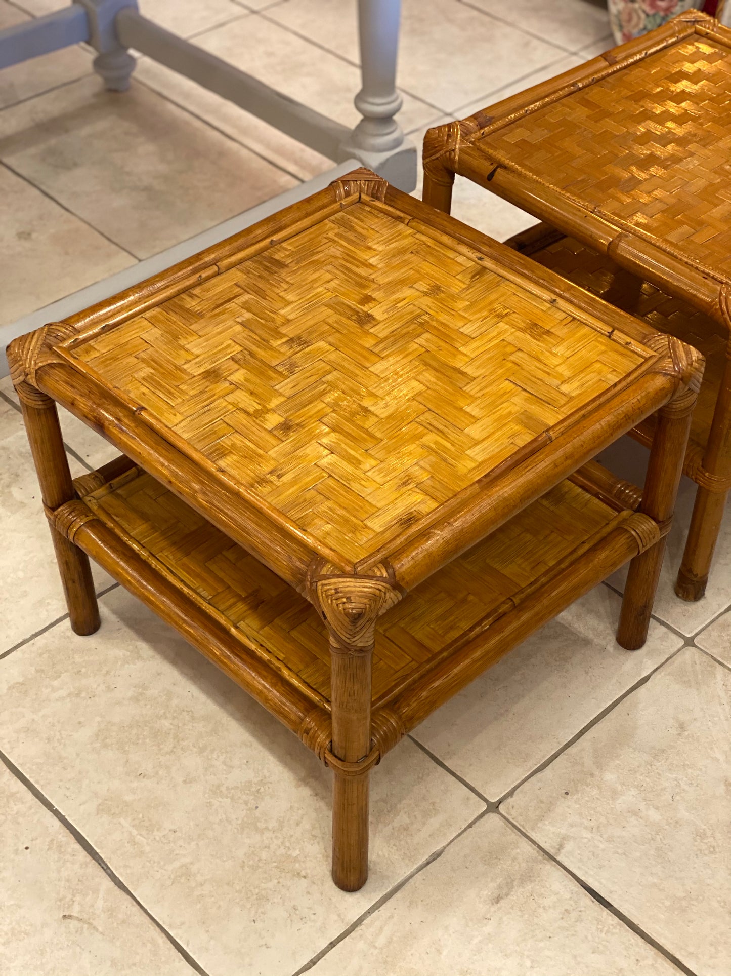 Table / chevet rotin