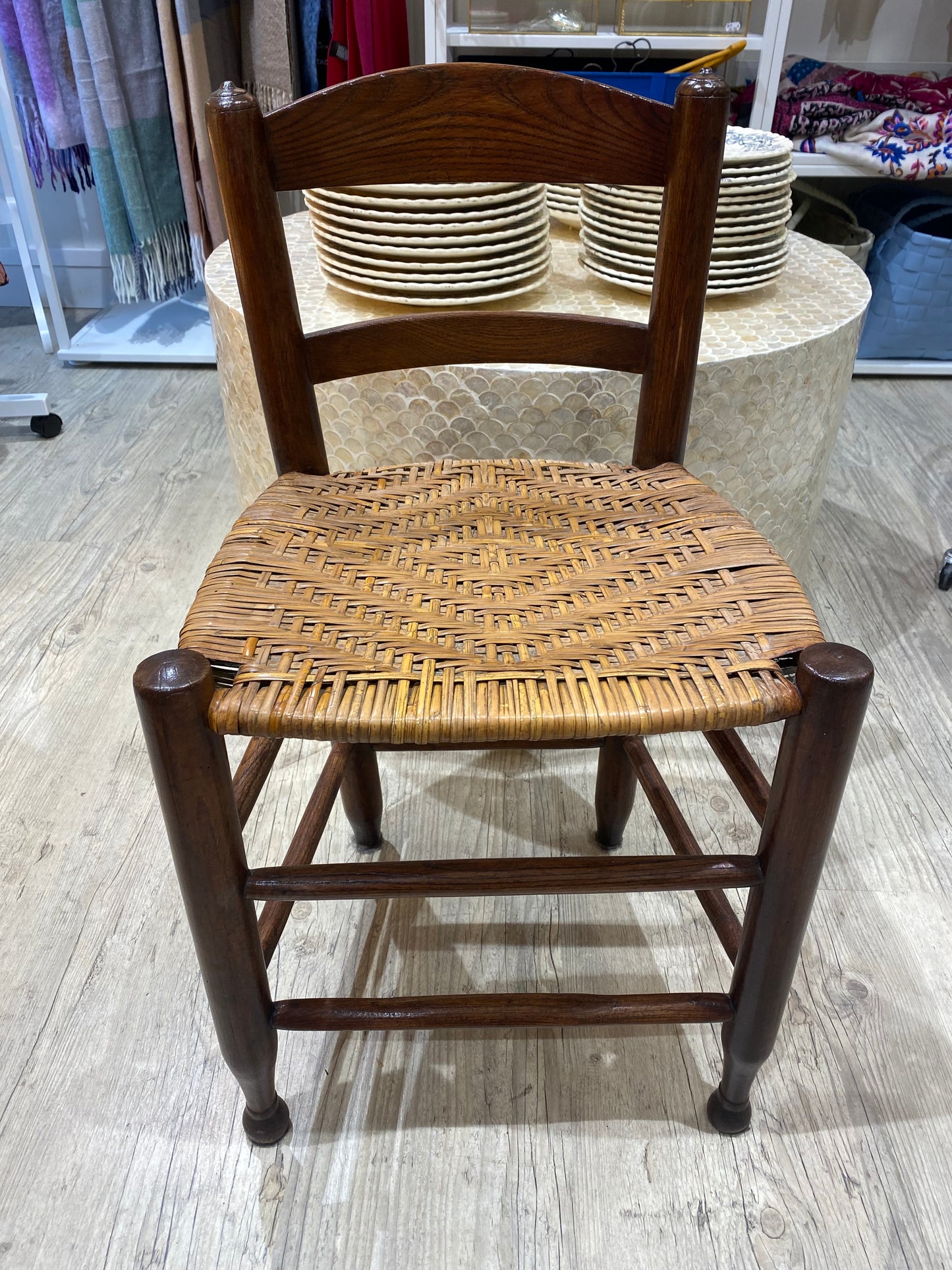 Petite chaise ancienne