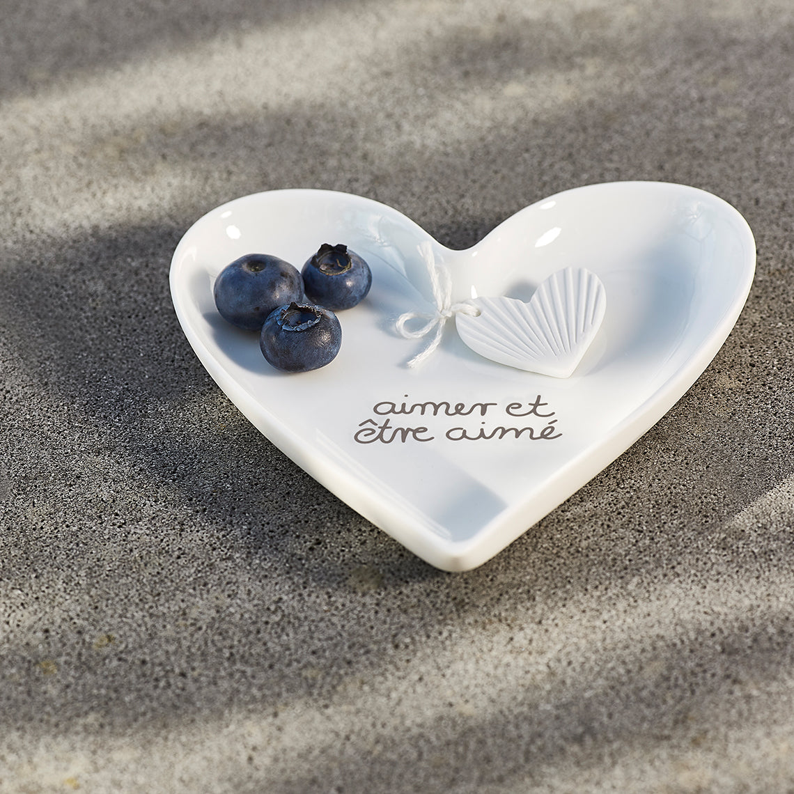 Vide poche / coupelle en Porcelaine « aimer et être aimé » - Räder