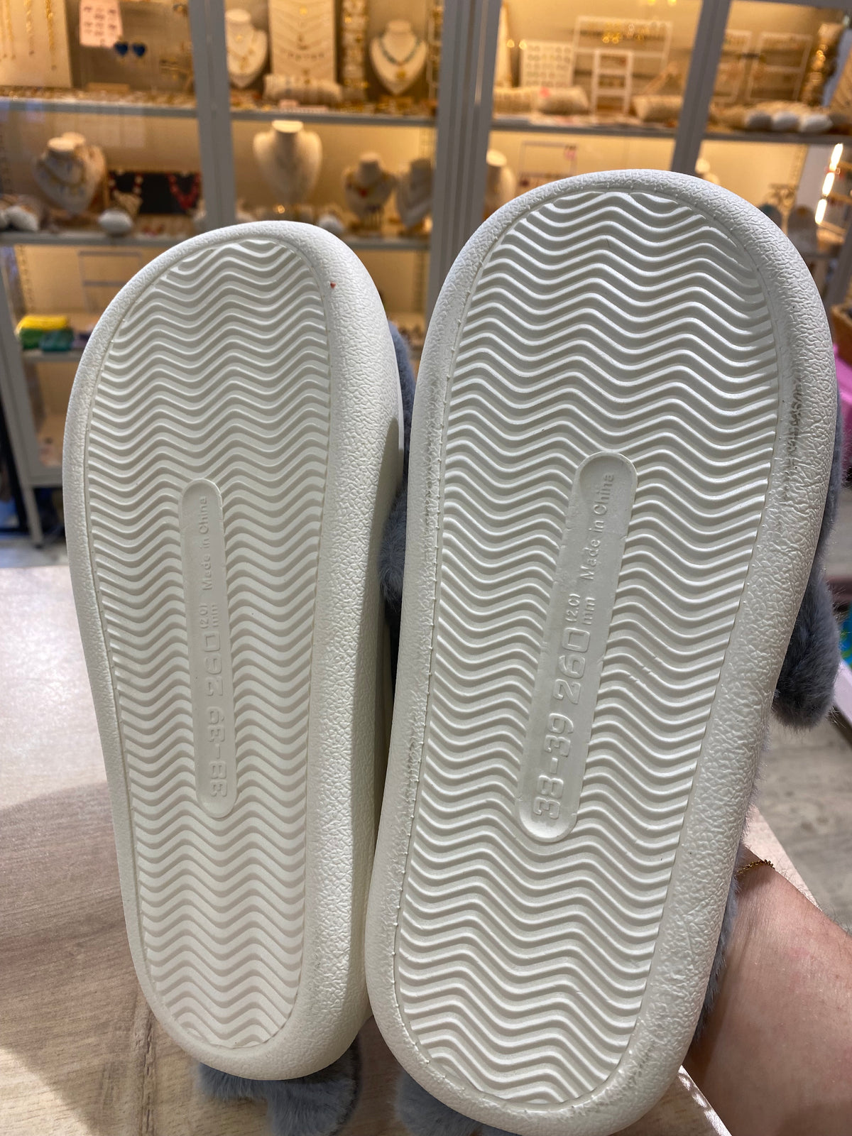 Chaussons requin gris - du 36 => au 41