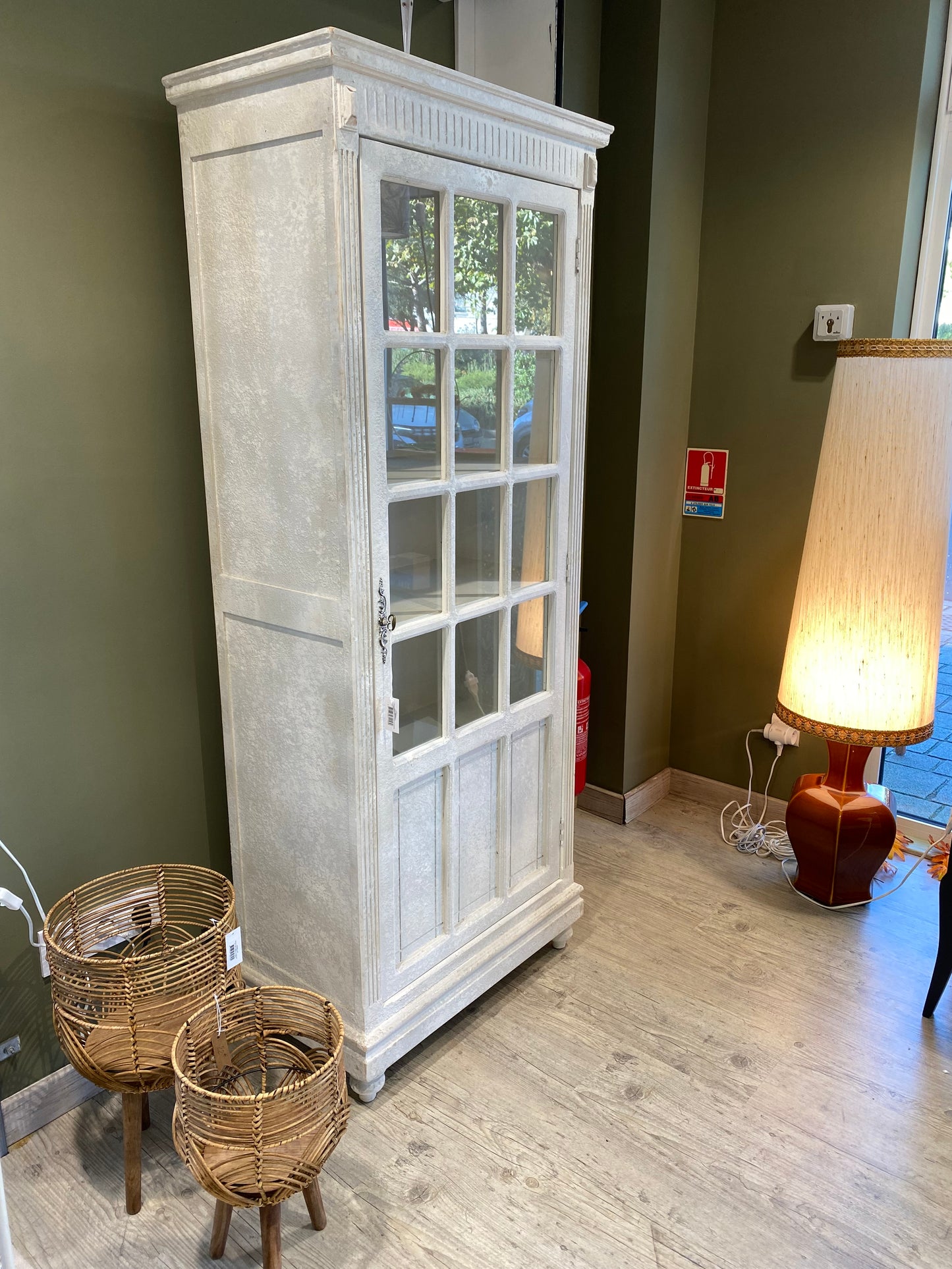 Vitrine style ancien avec 1 porte