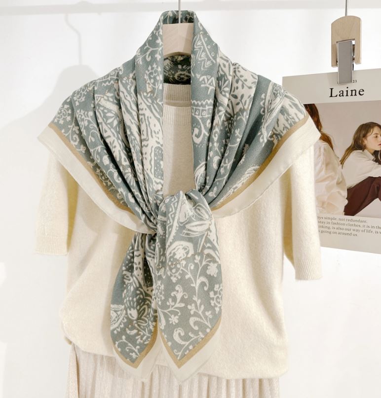 Foulard carré viscose imprimé