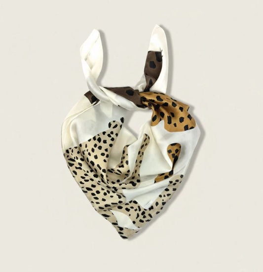 Foulard petit carré imprimé Léopard beige , 70 X 70 cm