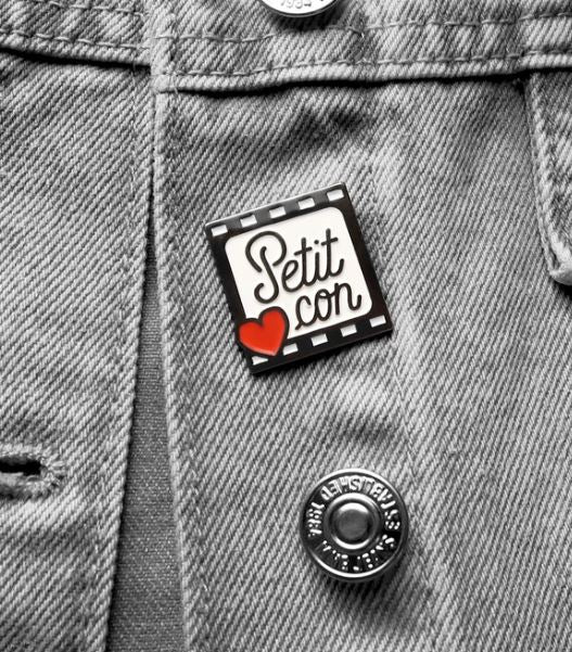 Pin’s “Petit con”