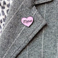 Pin’s Morue” - rose pâle