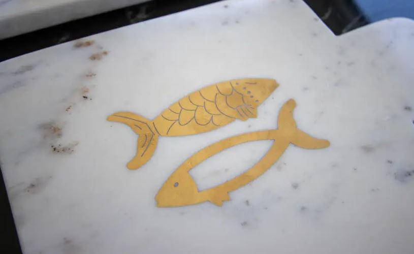 Plateau à fromage en marbre 'poisson doré'