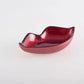 Coupelle rouge en forme de bouche
