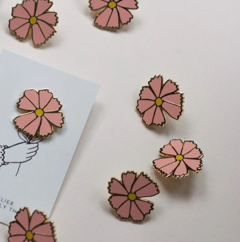 Pin's fleur Cosmos