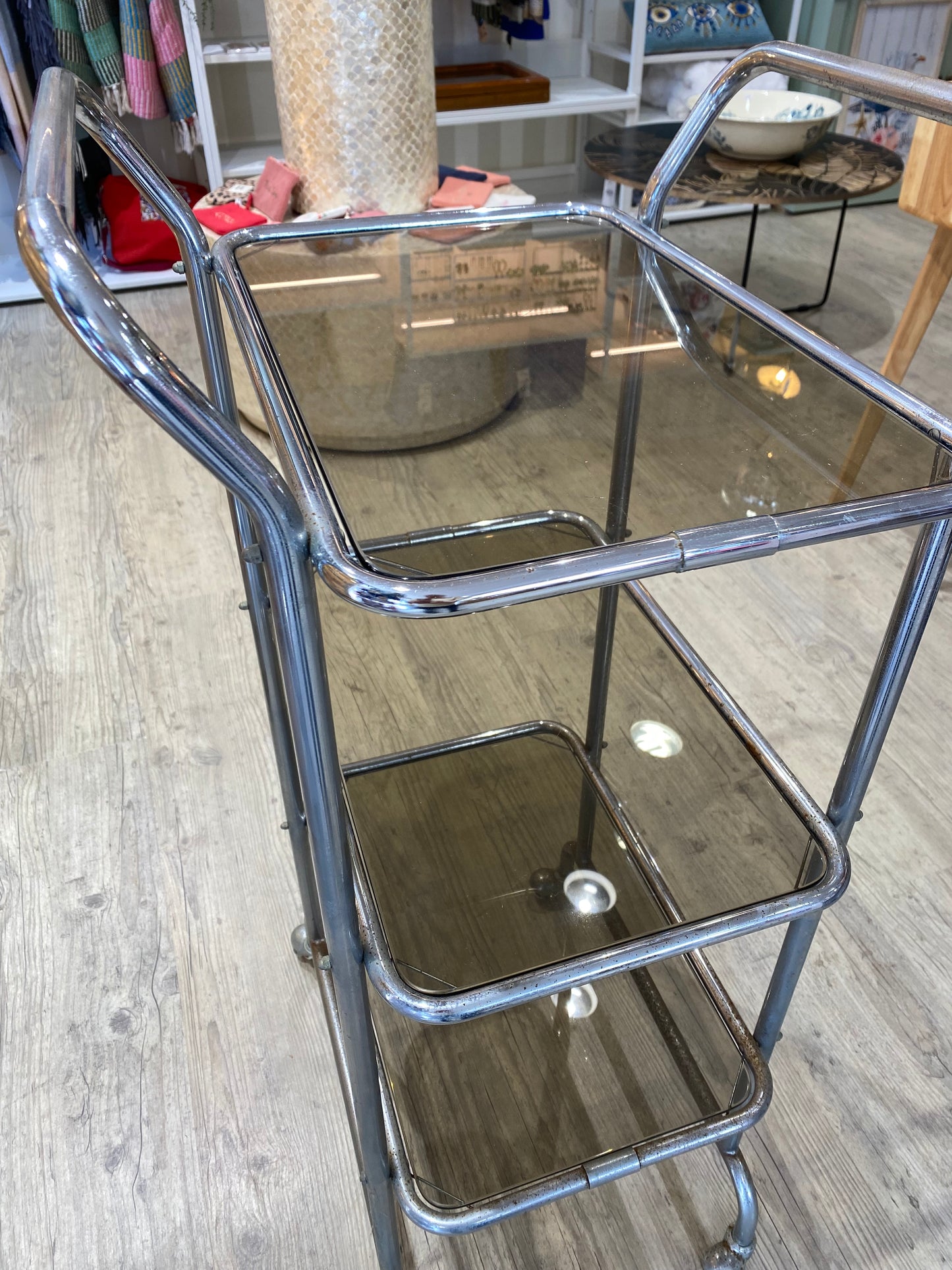 Desserte vintage en métal chromé et verre – style années 70