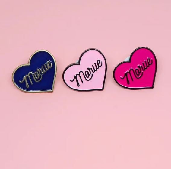Pin’s Morue” - framboise