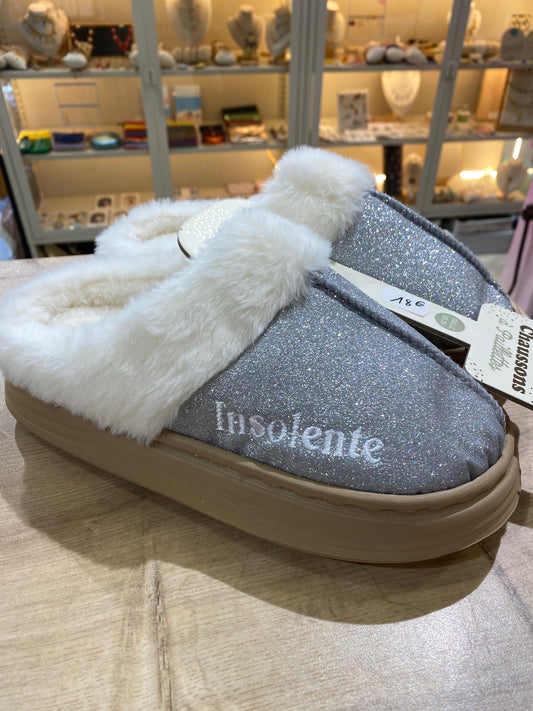 Chaussons à paillettes à message : INSOLENTE