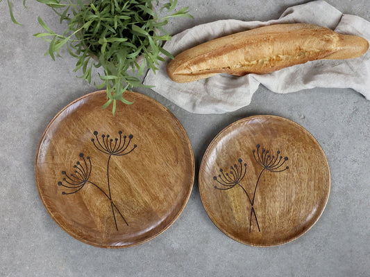 Assiette en bois avec des découpes, D25 cm nature