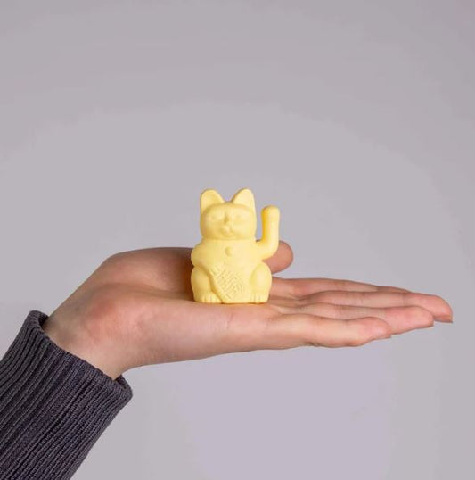 Mini lucky cat solaire jaune 'prospérité'
