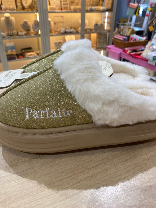 Chaussons à paillettes à message : PARFAITE