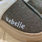 Chaussons à paillettes à message : REBELLE