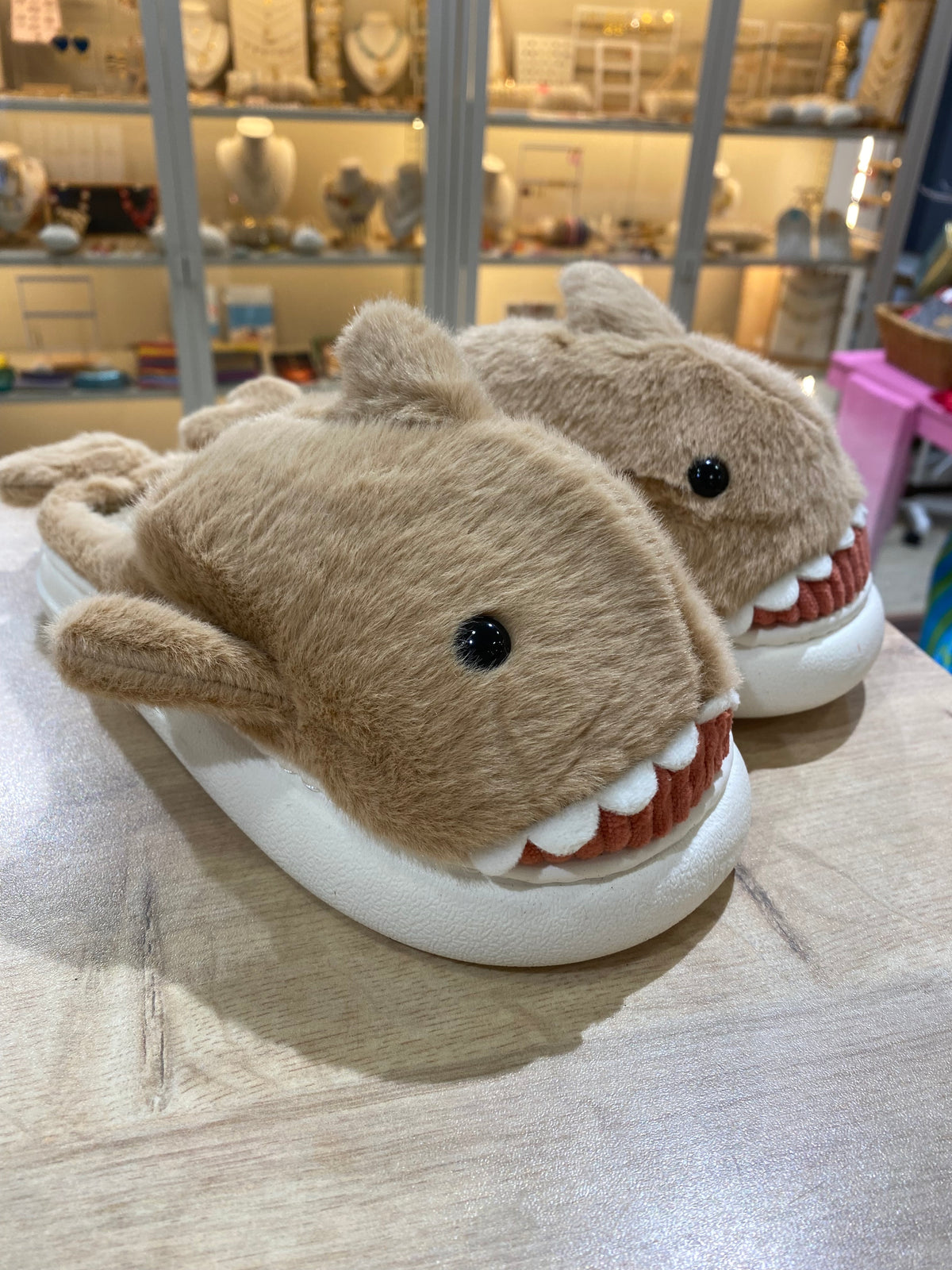Chaussons requin camel - du 36 => au 41