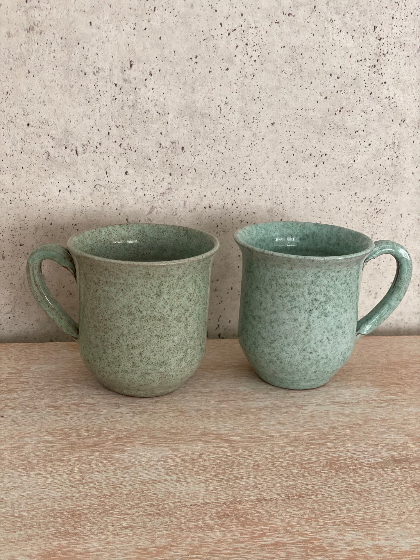Duo de mugs anciens céramique