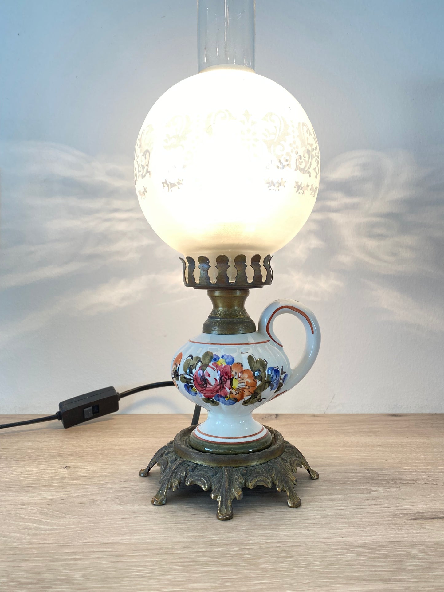 Lampe ancienne laiton céramique façon lampe à pétrole